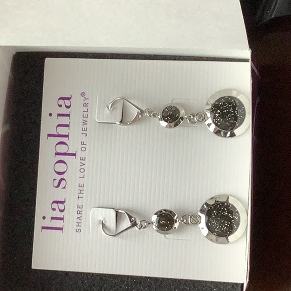 Lia Sophia earrings and necklace set - Picture 2 of 3